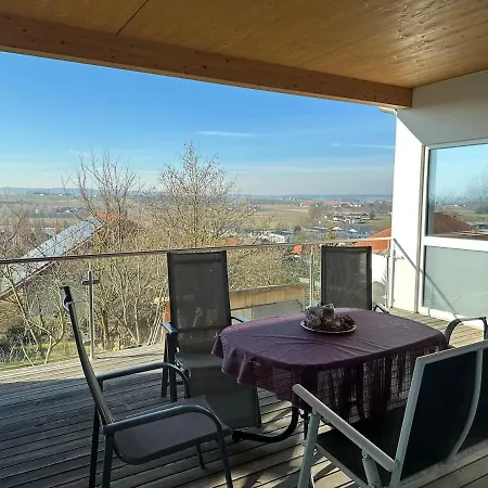Cozy And Spacious With A View *
