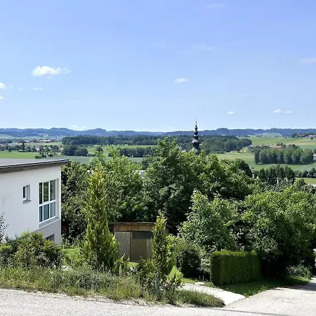 Cozy And Spacious With A View Сasa de vacaciones Kirchheim im Innkreis