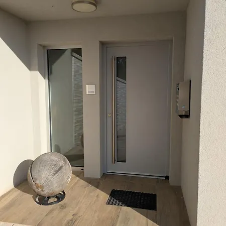Cozy And Spacious With A View *